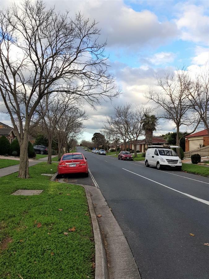 Si Family Home Narre Warren South Exterior foto